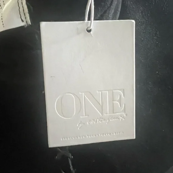 ONE teaspoon Women's Black Leather hat - Picture 6 of 10